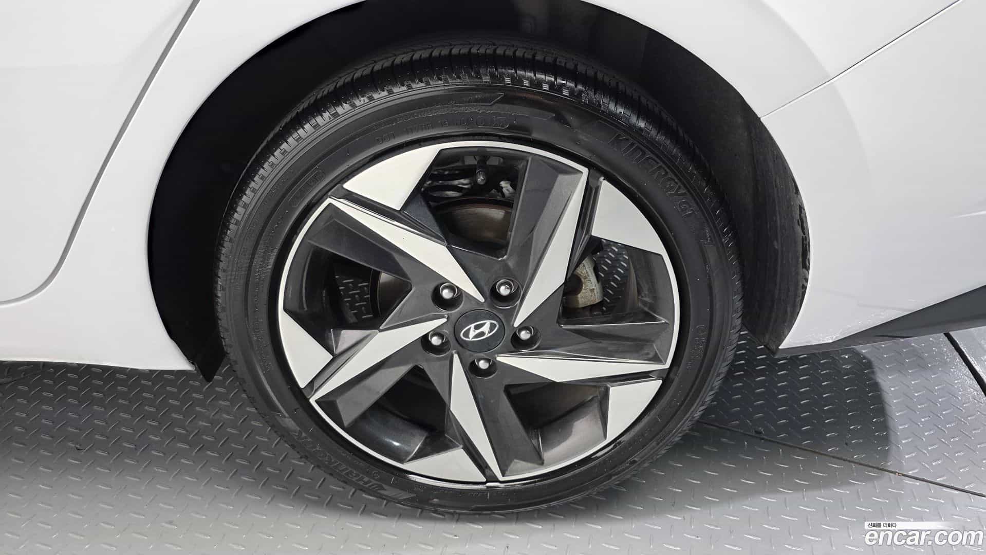 AVANTE Hyundai 2022.0-OUTER-031