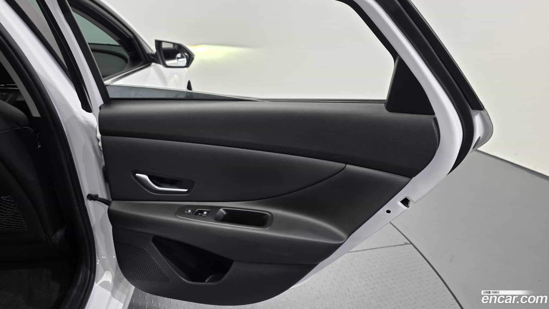 AVANTE Hyundai 2022.0-INNER-035
