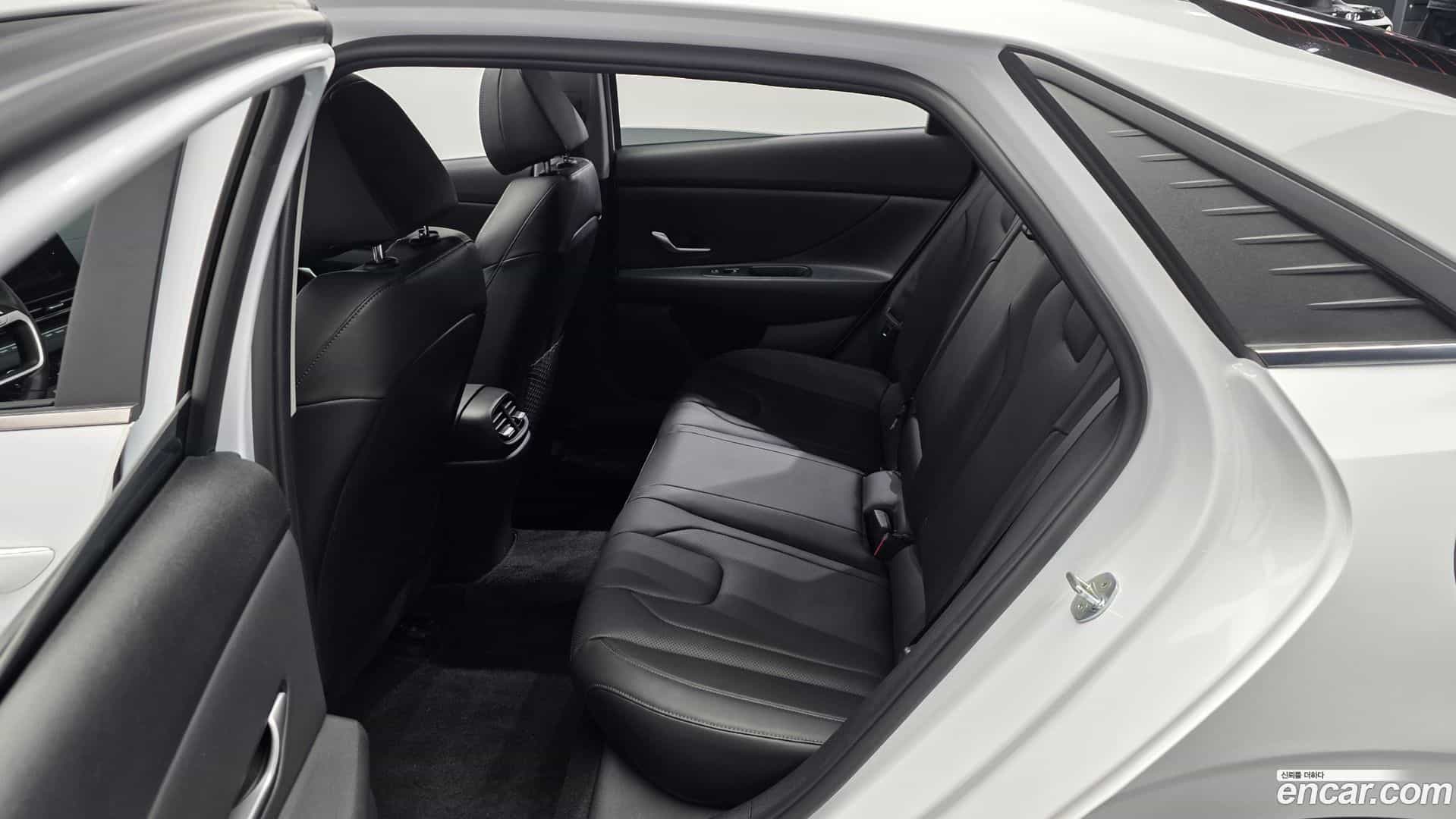 AVANTE Hyundai 2022.0-INNER-036