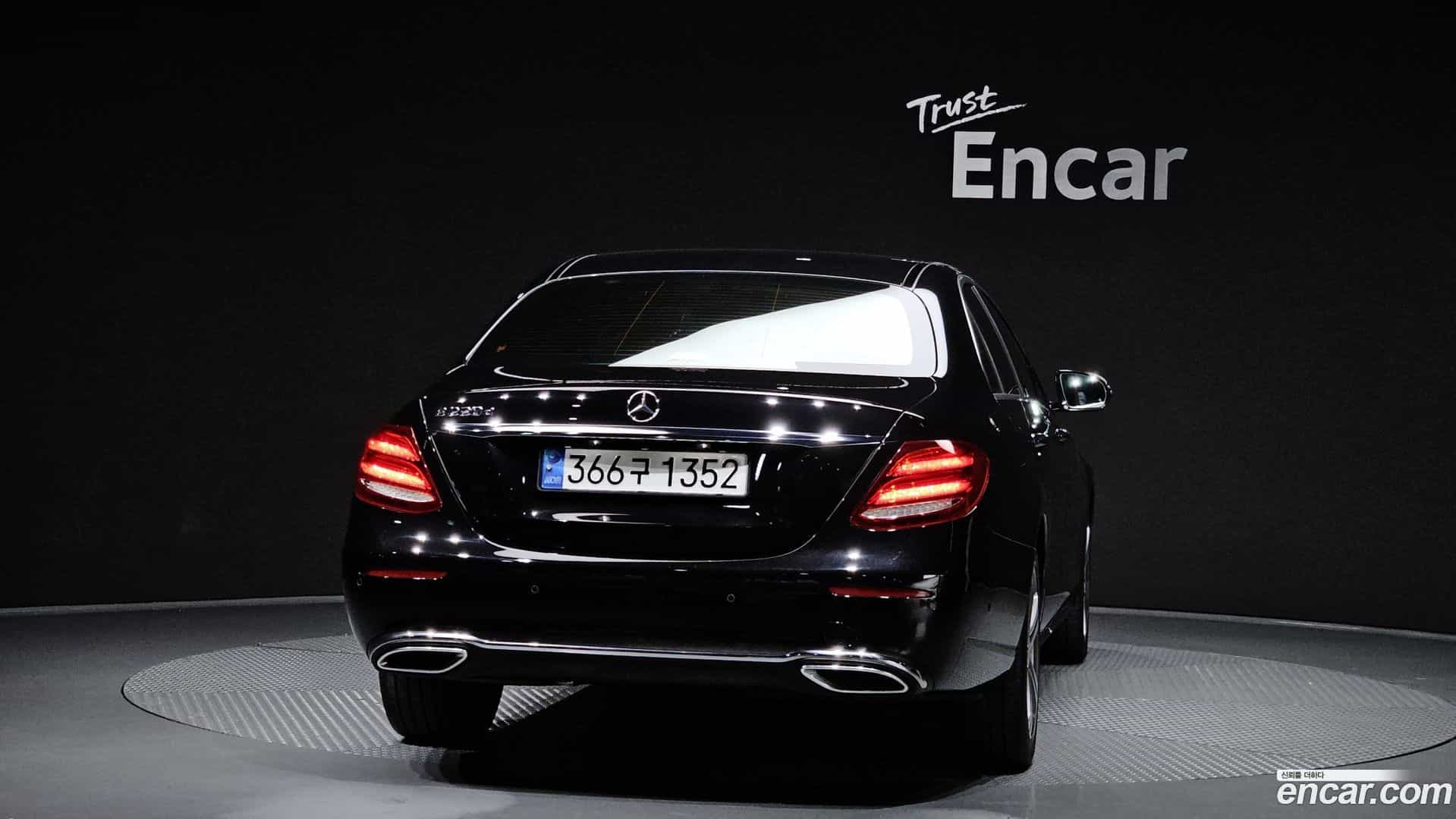E-Class Mercedes-Benz 2018.11-OUTER-004