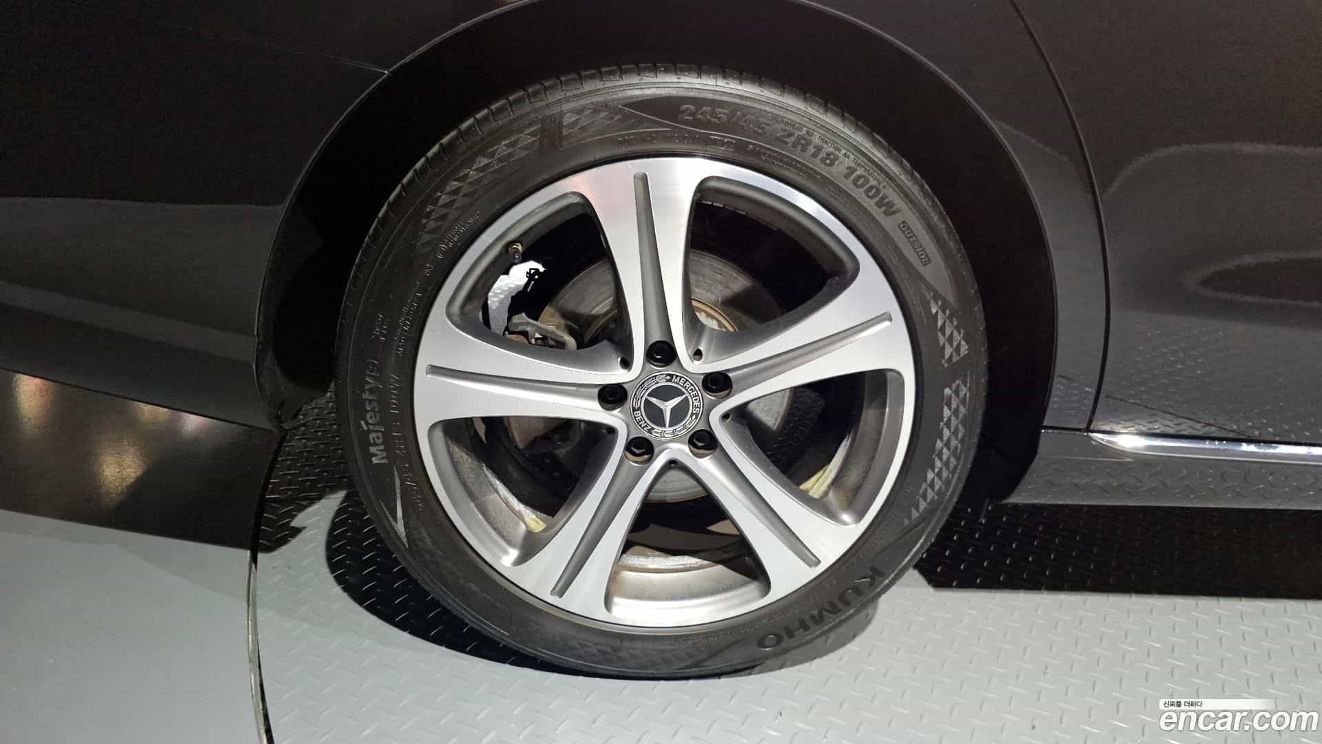 E-Class Mercedes-Benz 2018.11-OUTER-031