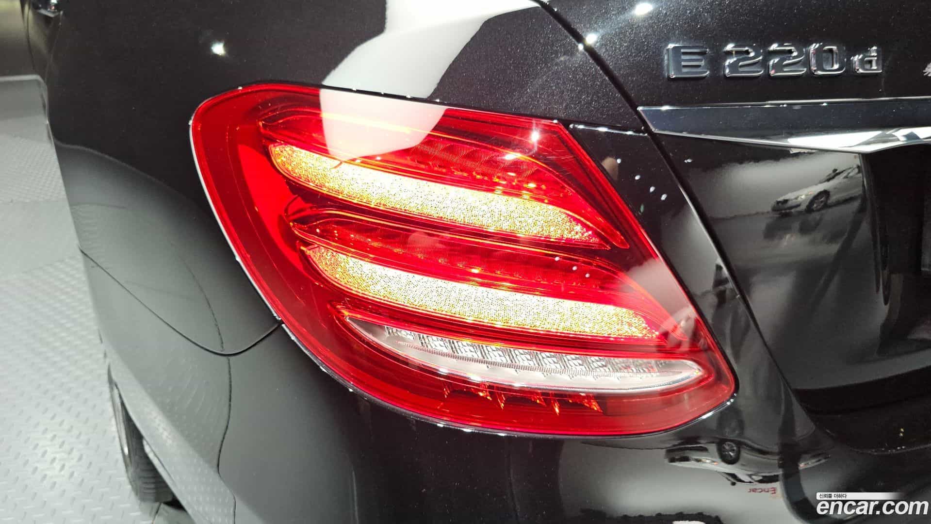 E-Class Mercedes-Benz 2018.11-OUTER-033