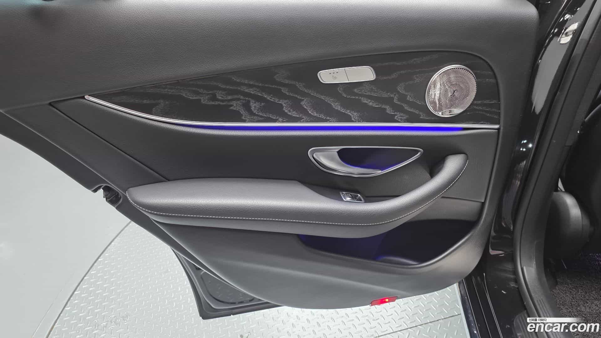 E-Class Mercedes-Benz 2018.11-INNER-035
