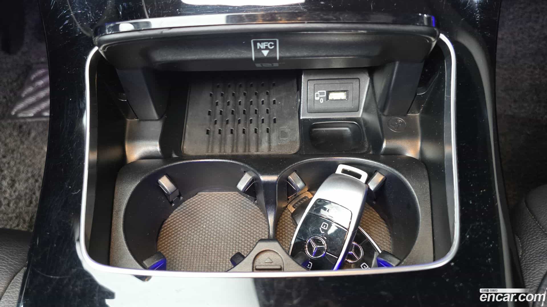 E-Class Mercedes-Benz 2018.11-OPTION-040