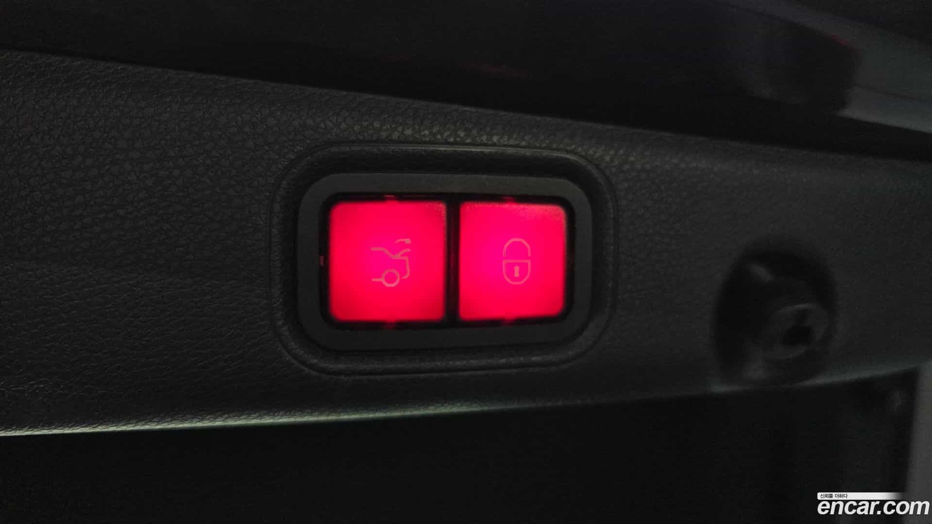 E-Class Mercedes-Benz 2018.11-OPTION-043
