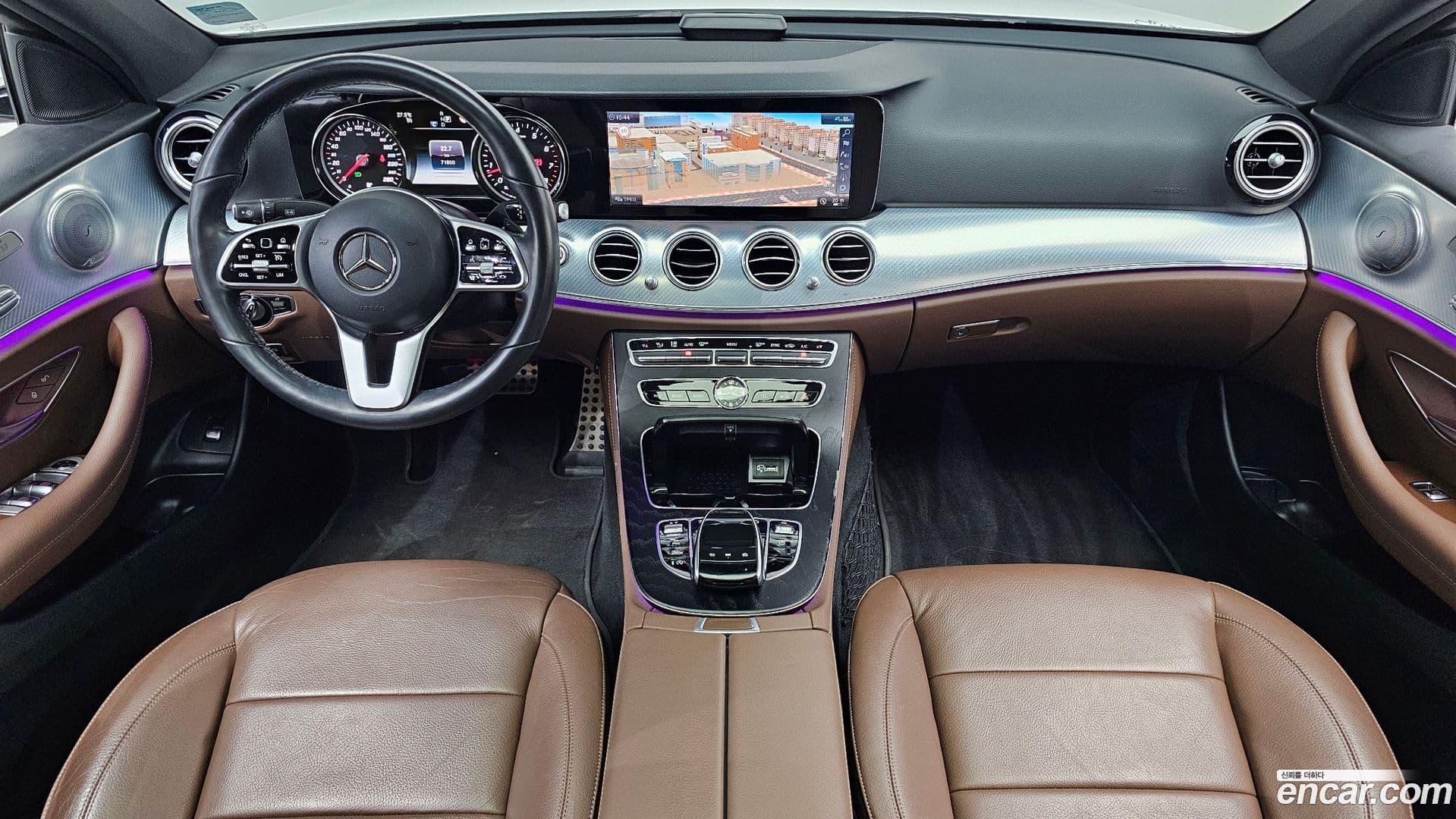 Main__Slider__Photo:E-Class Mercedes-Benz 2020.0-6