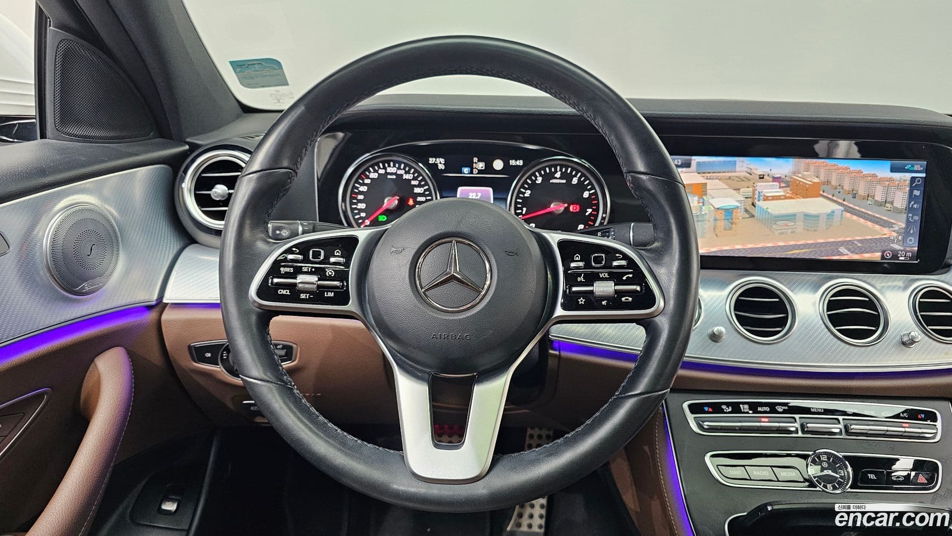 Main__Slider__Photo:E-Class Mercedes-Benz 2020.0-13