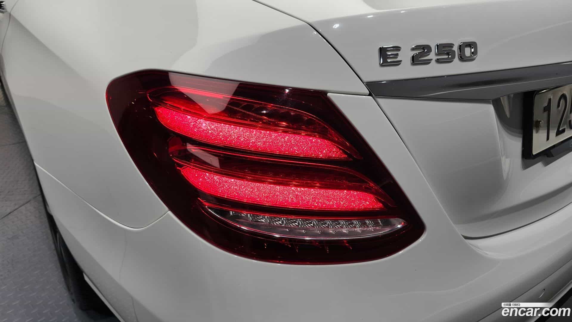 E-Class Mercedes-Benz 2020.0-OUTER-033