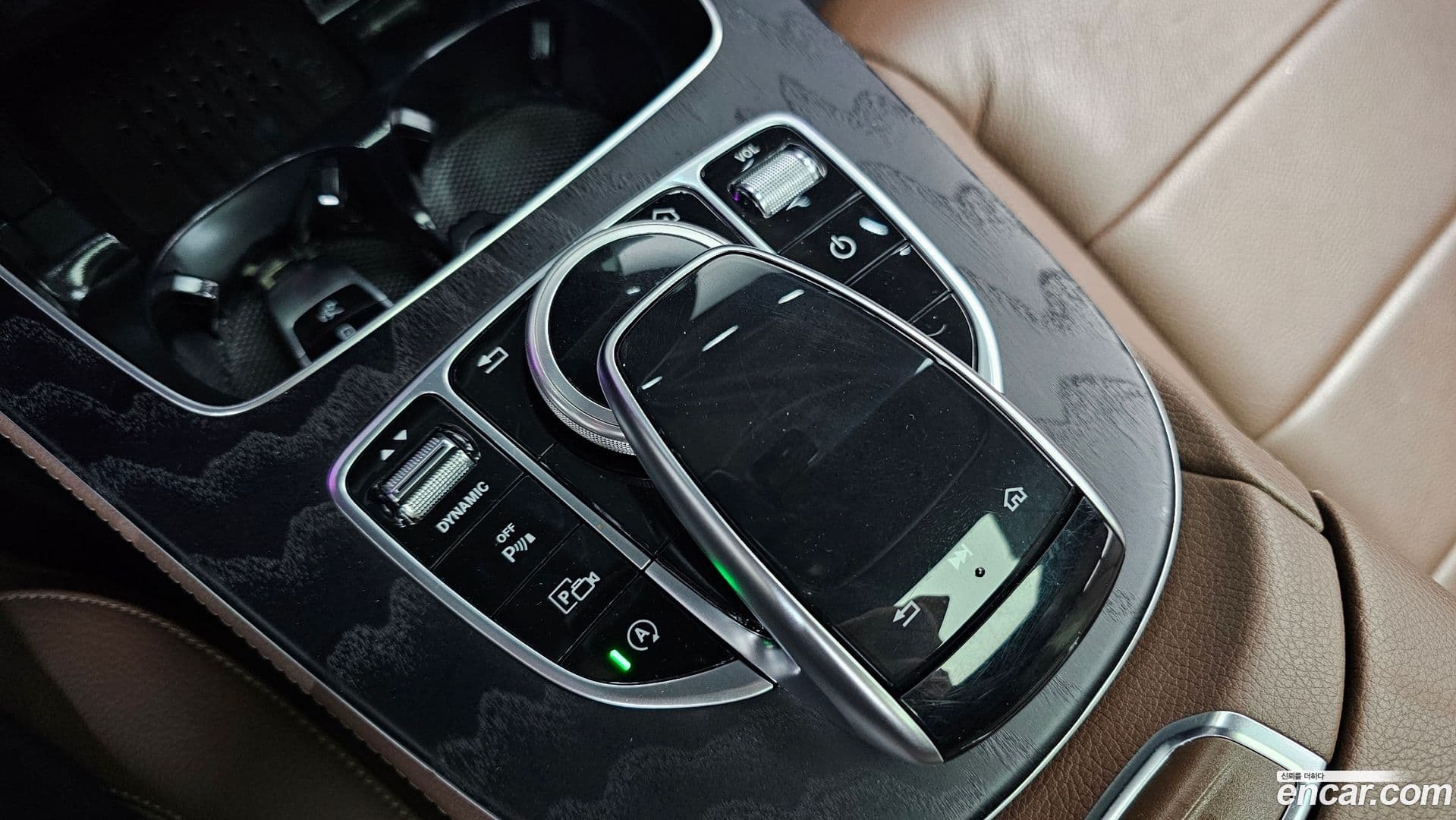 Main__Slider__Photo:E-Class Mercedes-Benz 2020.0-26