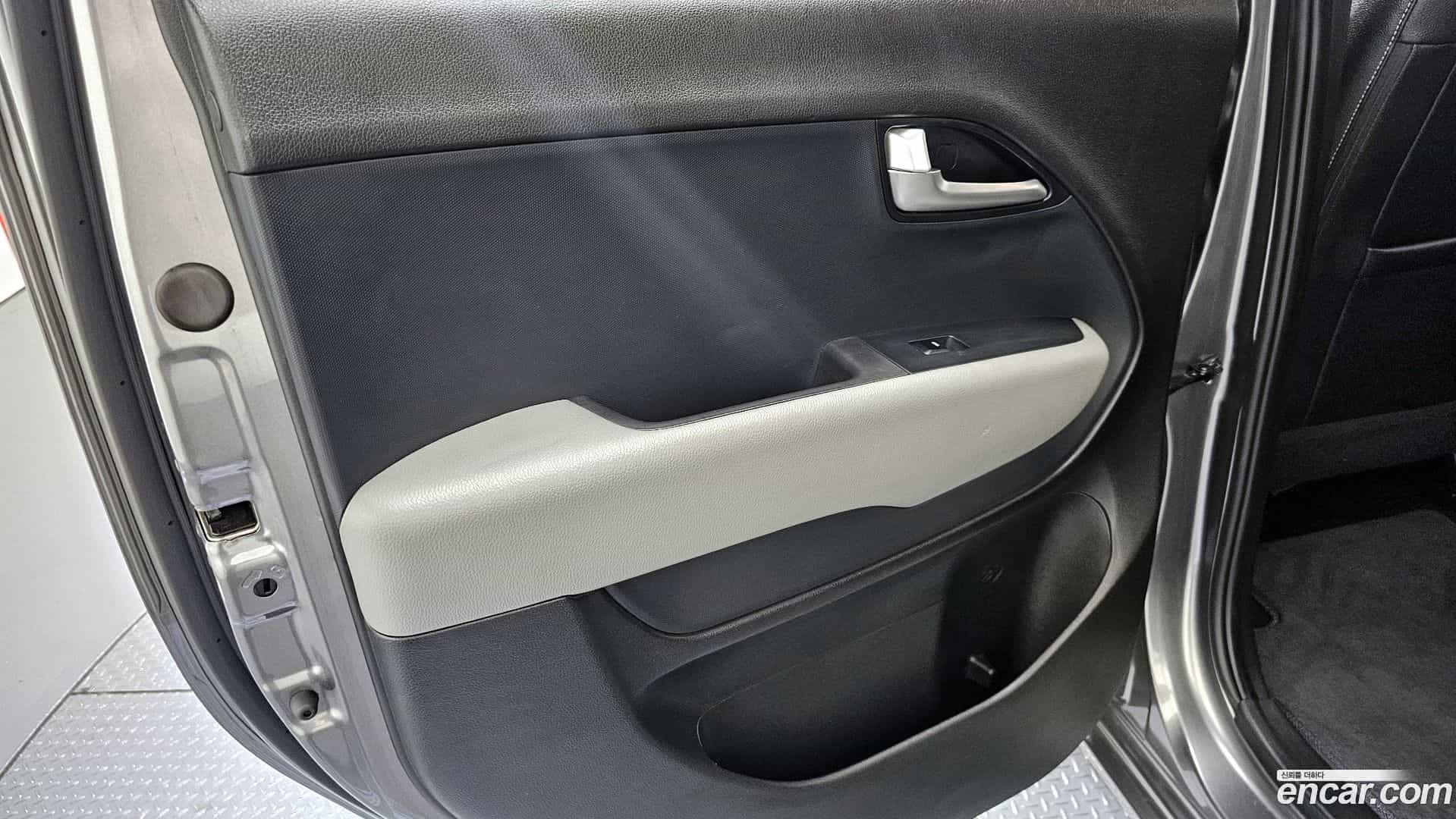 RAY Kia 2022.0-INNER-035