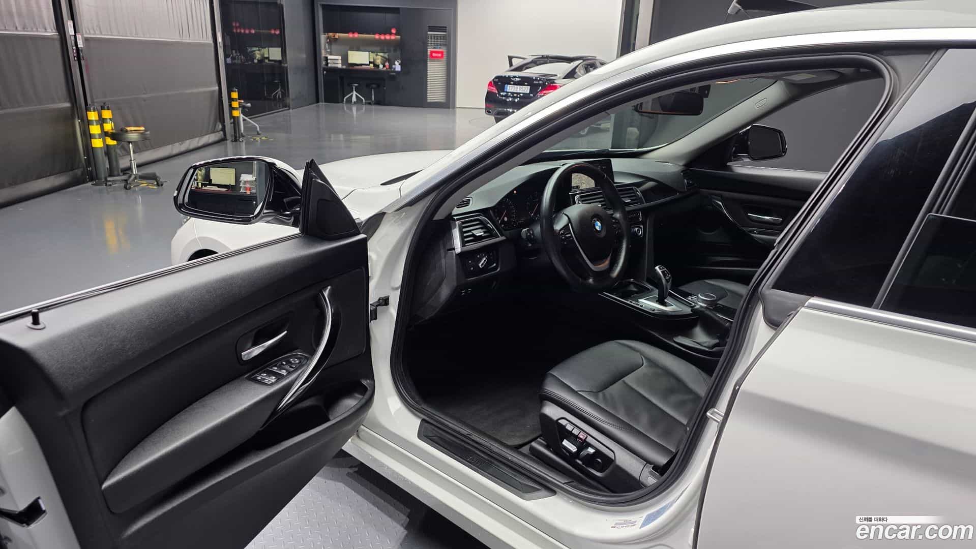Gran Turismo BMW 2020.2-INNER-010