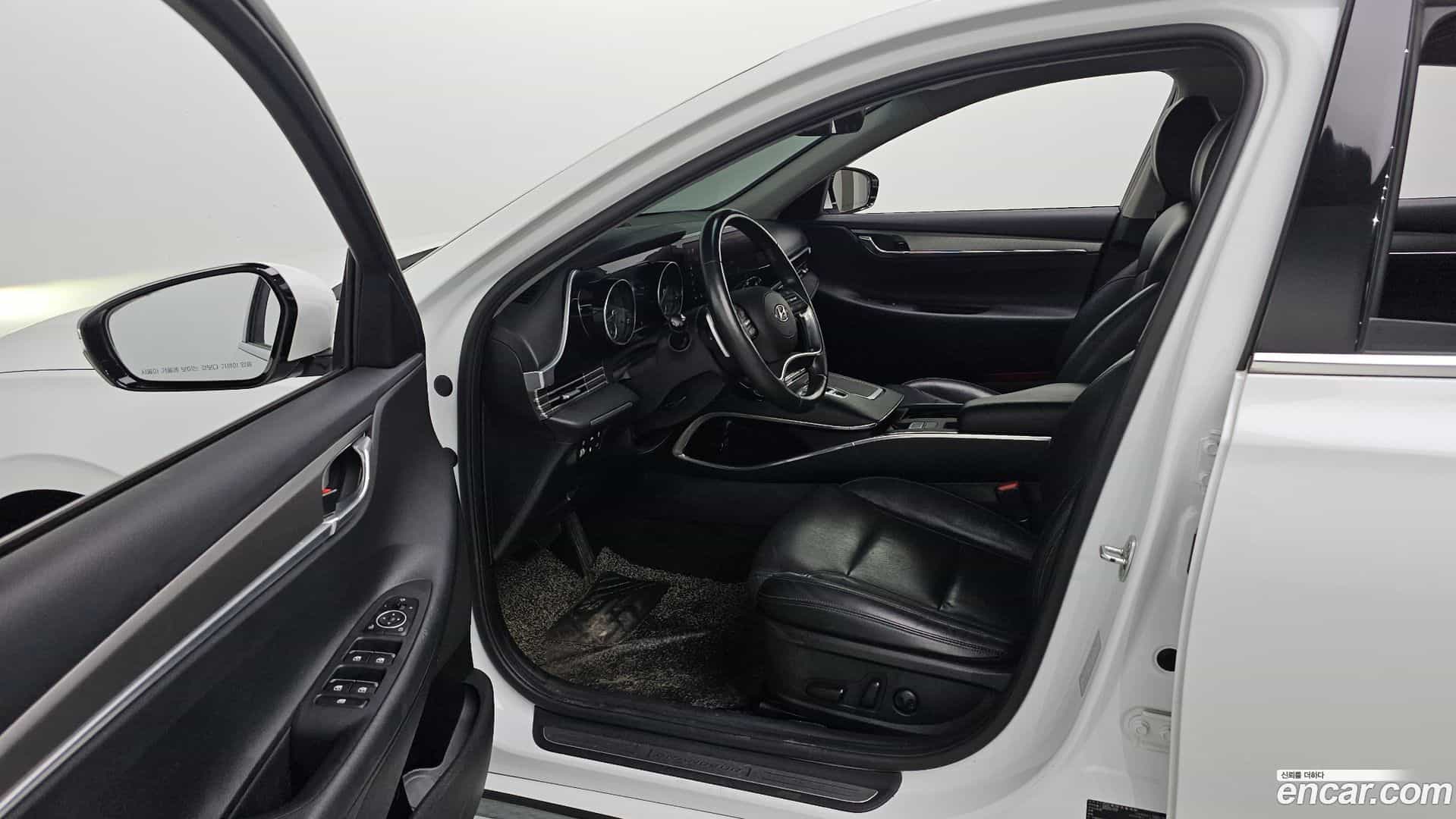 Grandeur Hyundai 2020.10-INNER-010