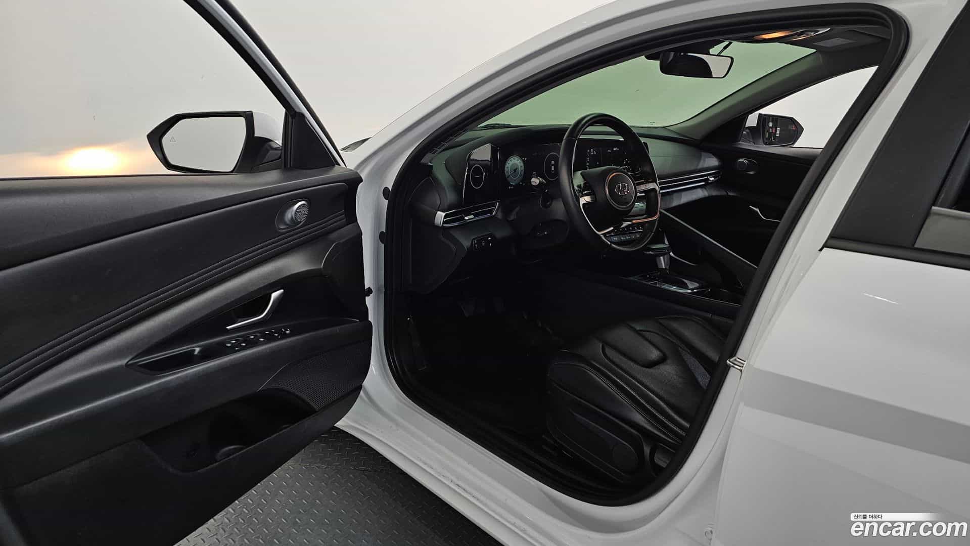 AVANTE Hyundai 2022.8-INNER-010