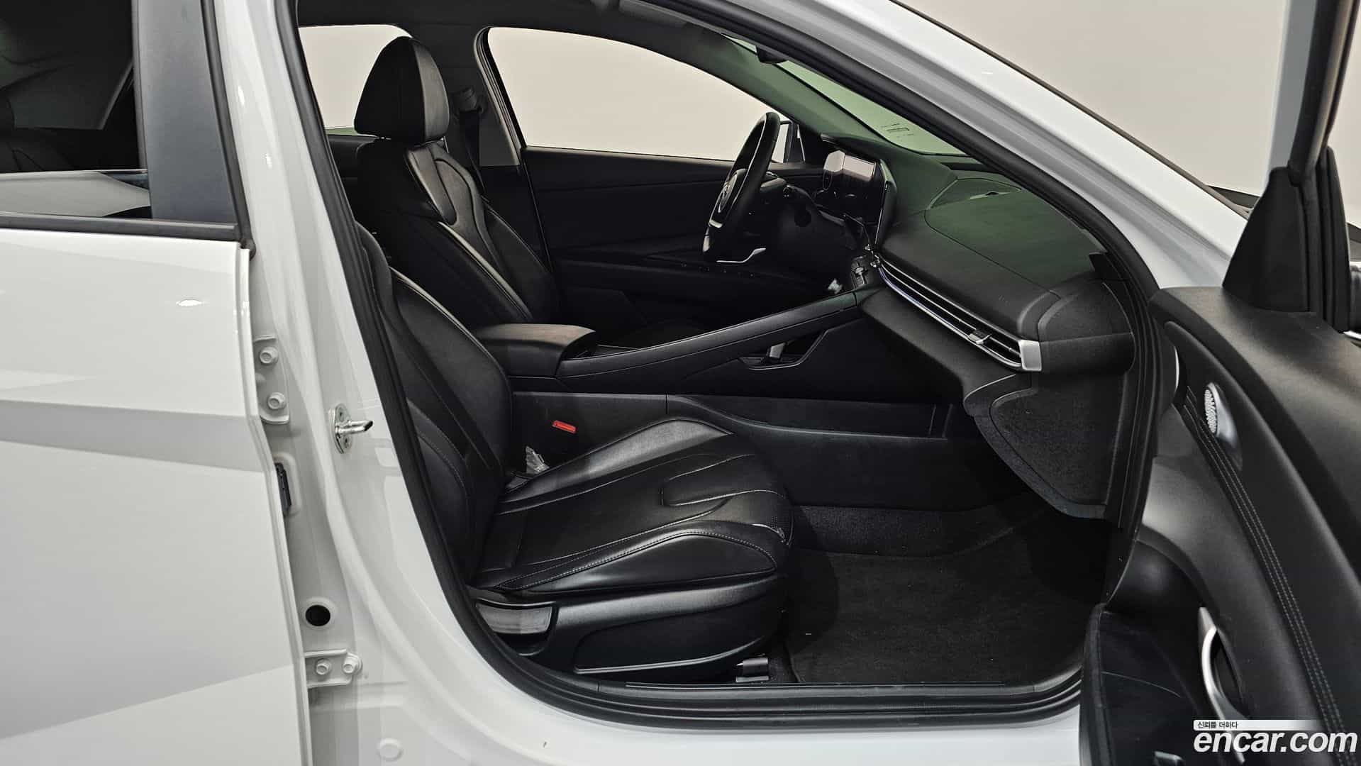 AVANTE Hyundai 2022.8-INNER-036
