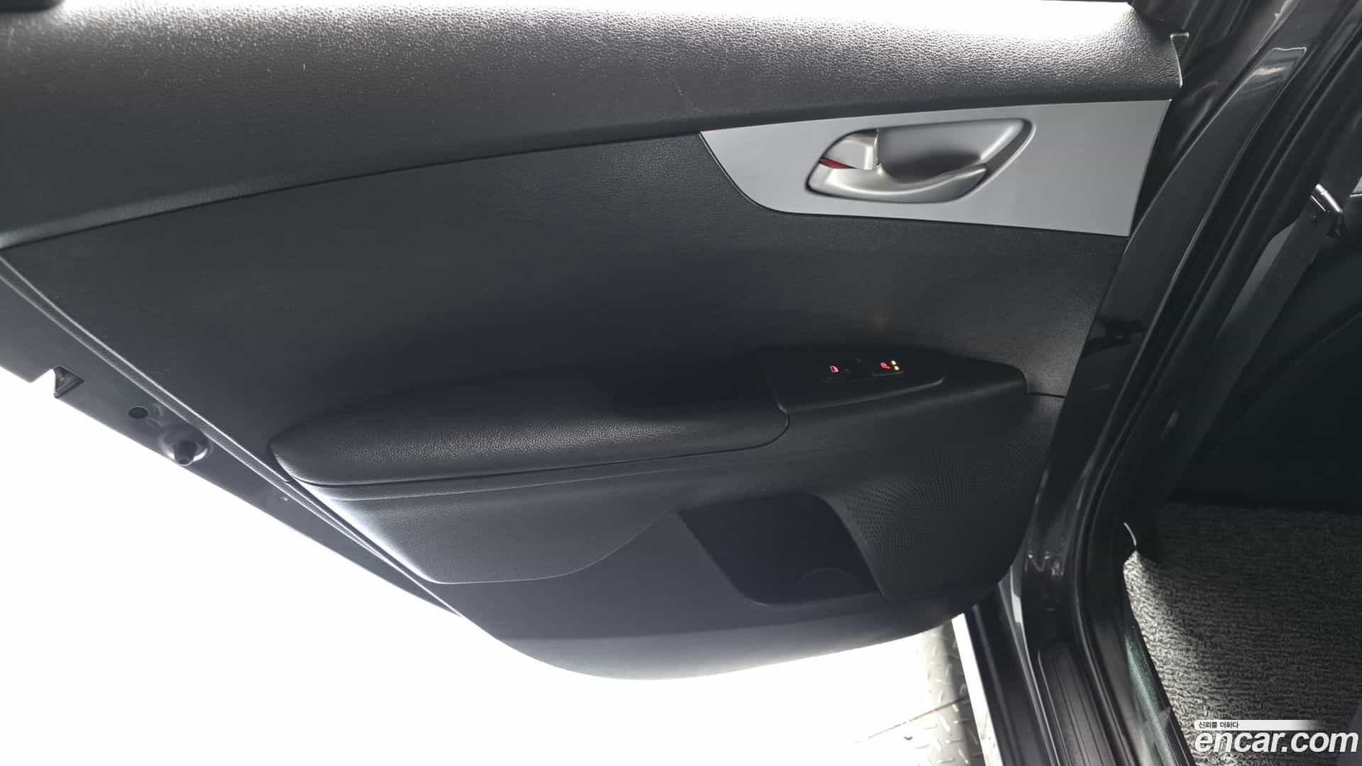 K3 Kia 2022.2-INNER-035
