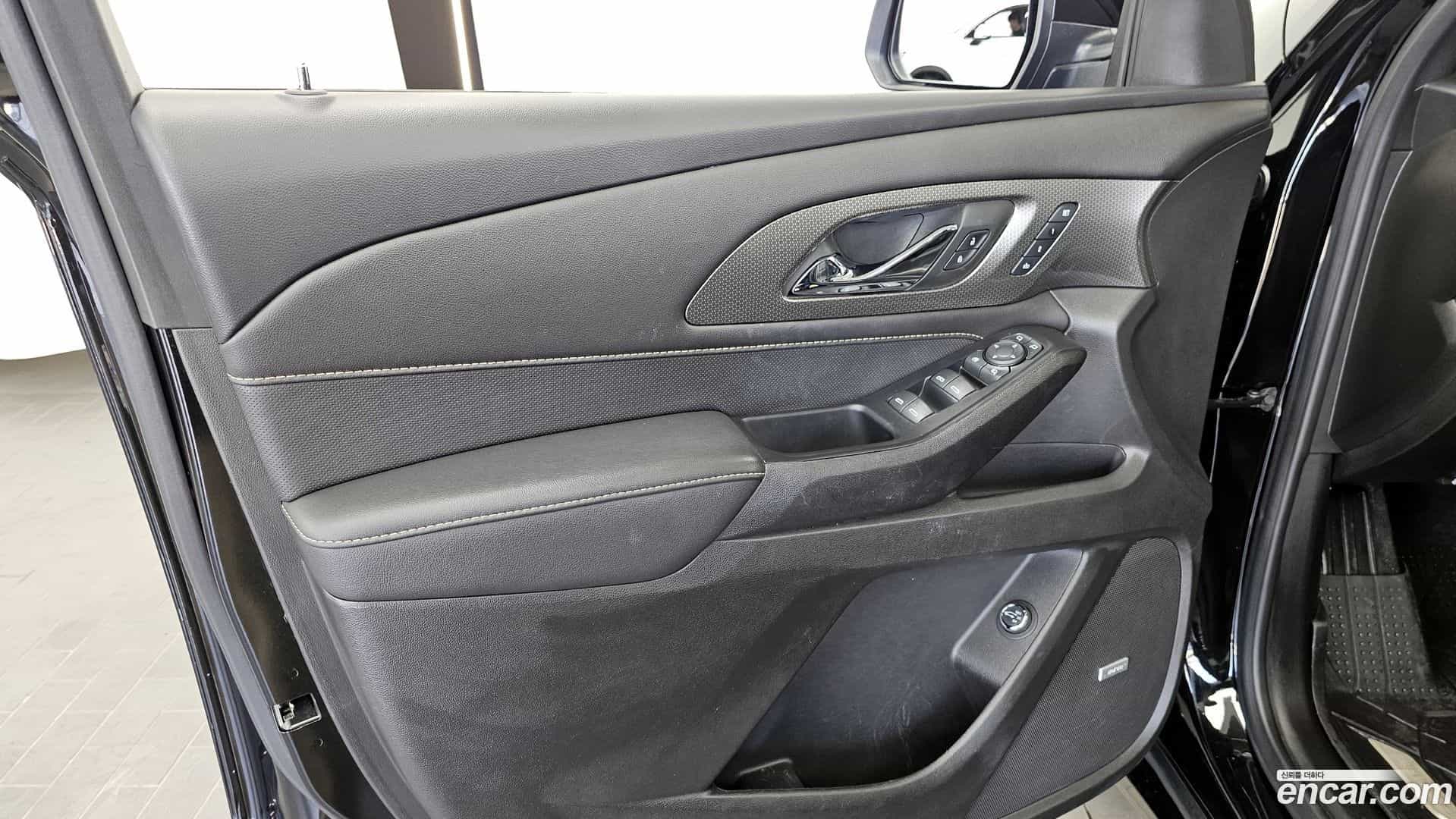 Traverse Chevrolet 2022.7-INNER-034