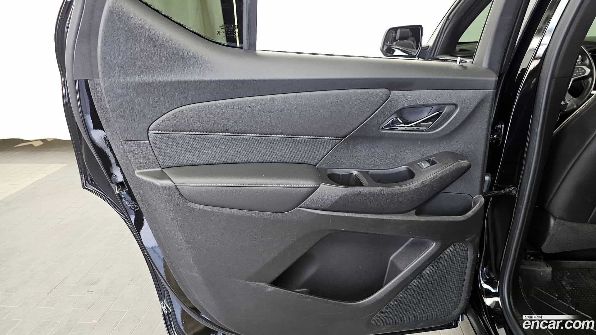 Traverse Chevrolet 2022.7-INNER-035