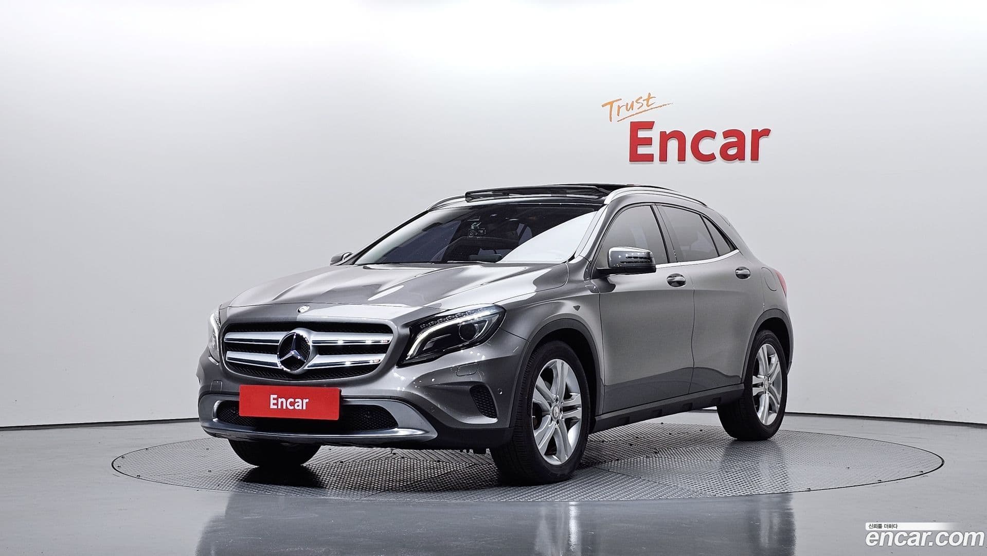 Main__Slider__Photo:GLA-Class Mercedes-Benz 2016.0-0