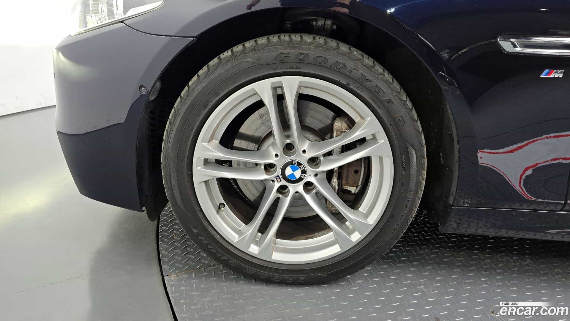 5-Series BMW 2014.5-OUTER-005