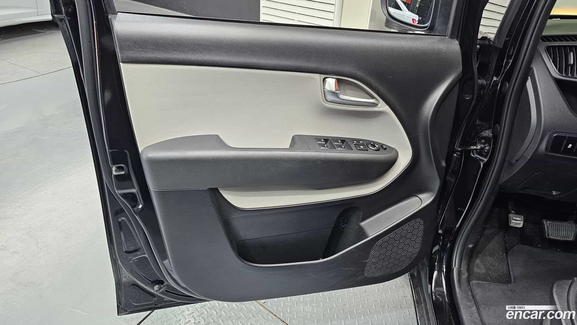 RAY Kia 2022.10-INNER-034