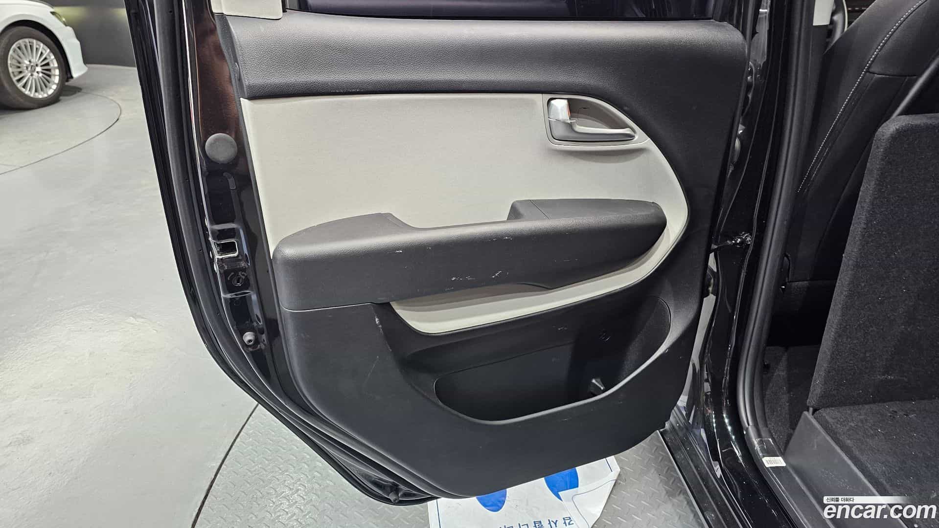 RAY Kia 2022.10-INNER-035