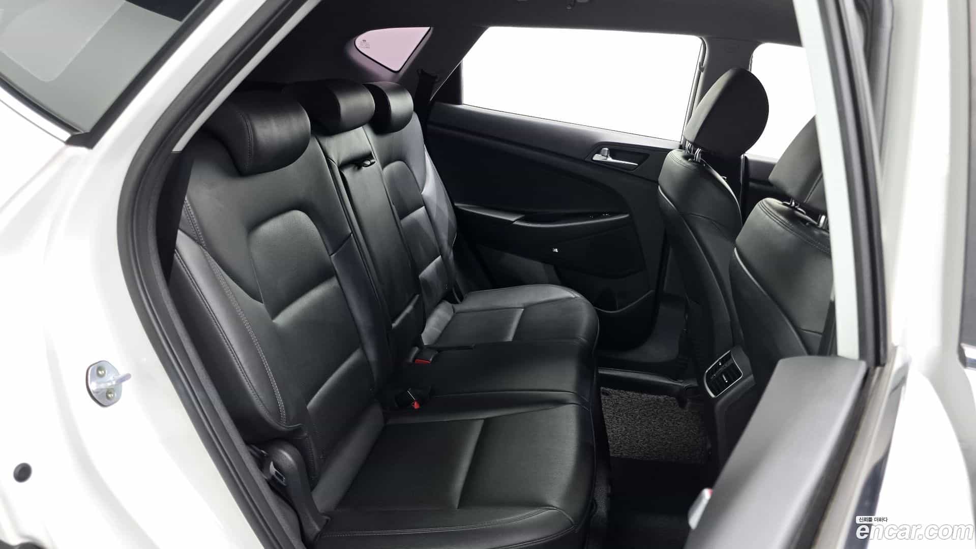 Tucson Hyundai 2019.1-INNER-036