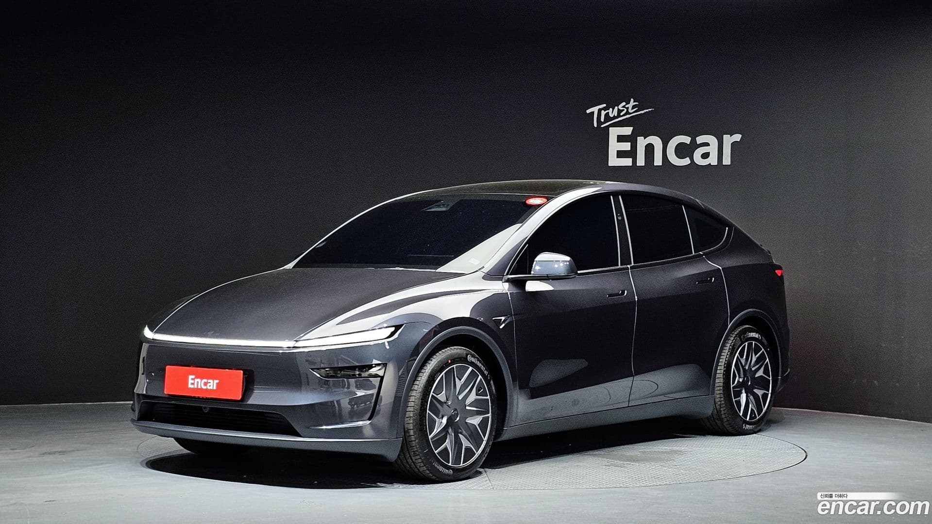 Main__Slider__Photo:Model Y Tesla 2026.3-0