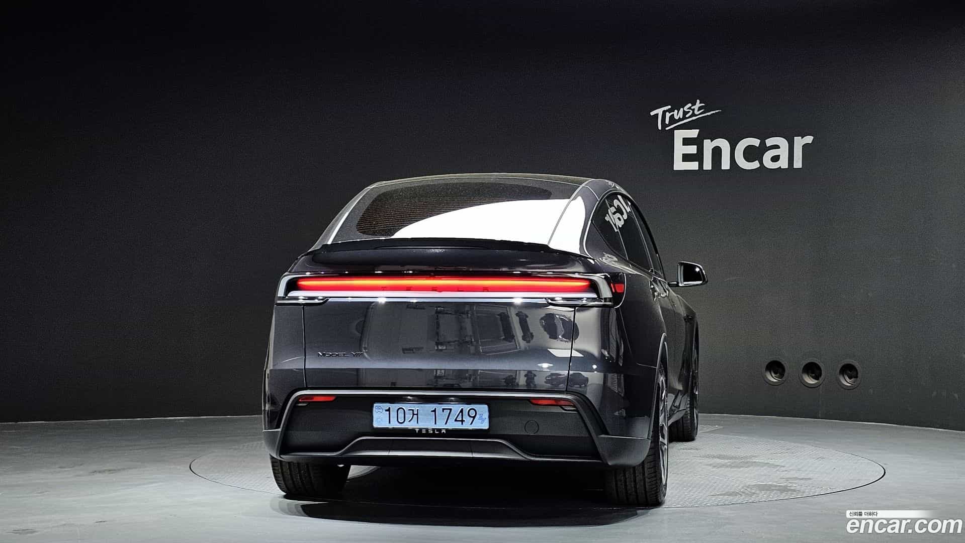Model Y Tesla 2026.3-OUTER-004