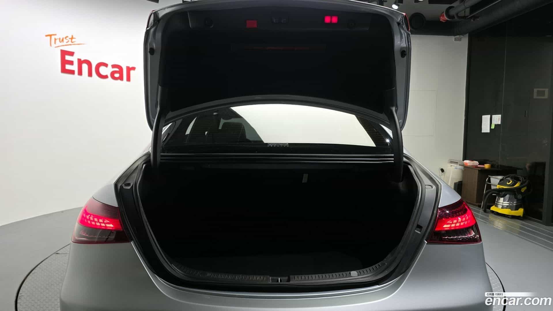 E-Class Mercedes-Benz 2022.4-OPTION-023