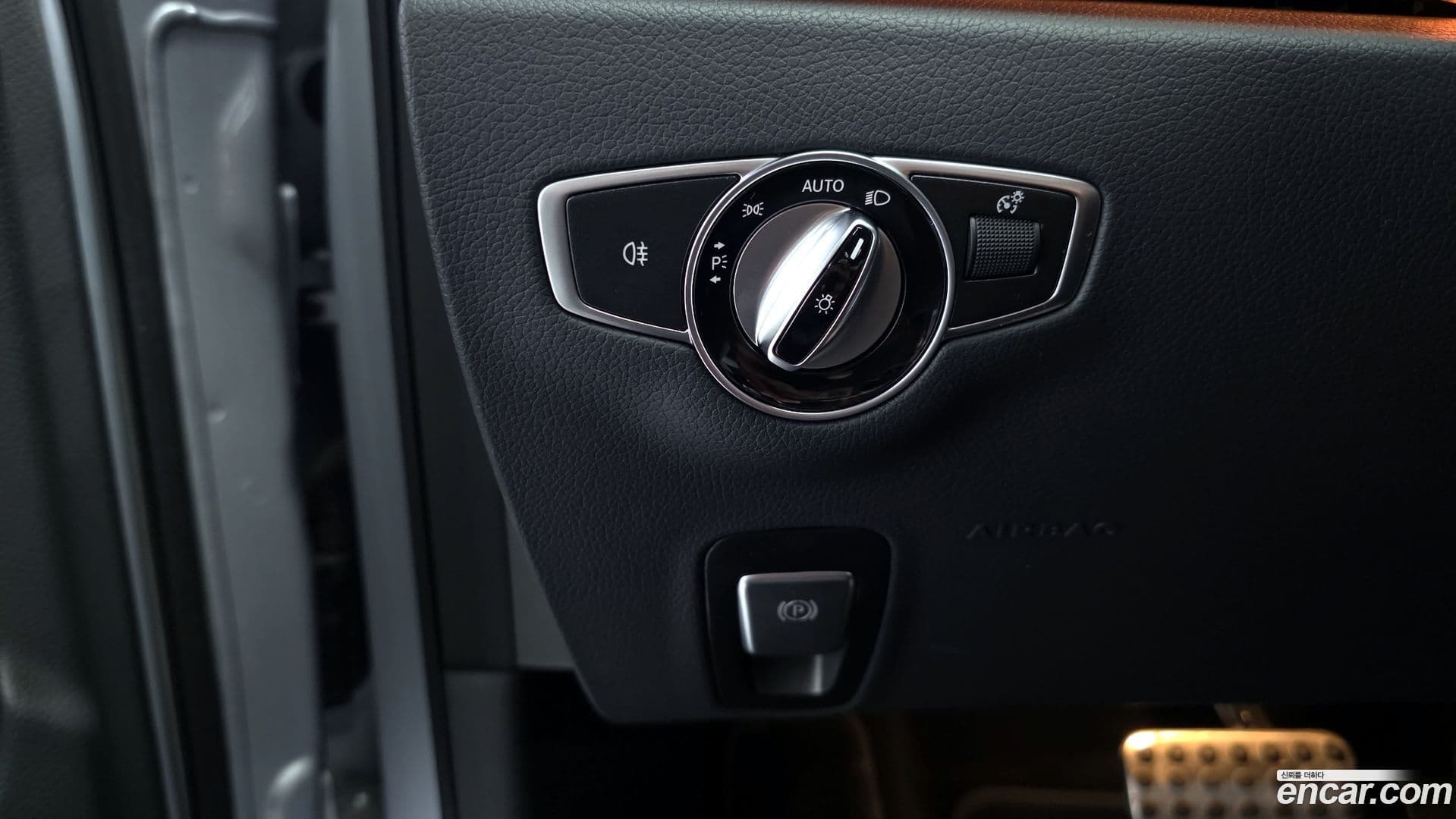 Main__Slider__Photo:E-Class Mercedes-Benz 2022.4-27