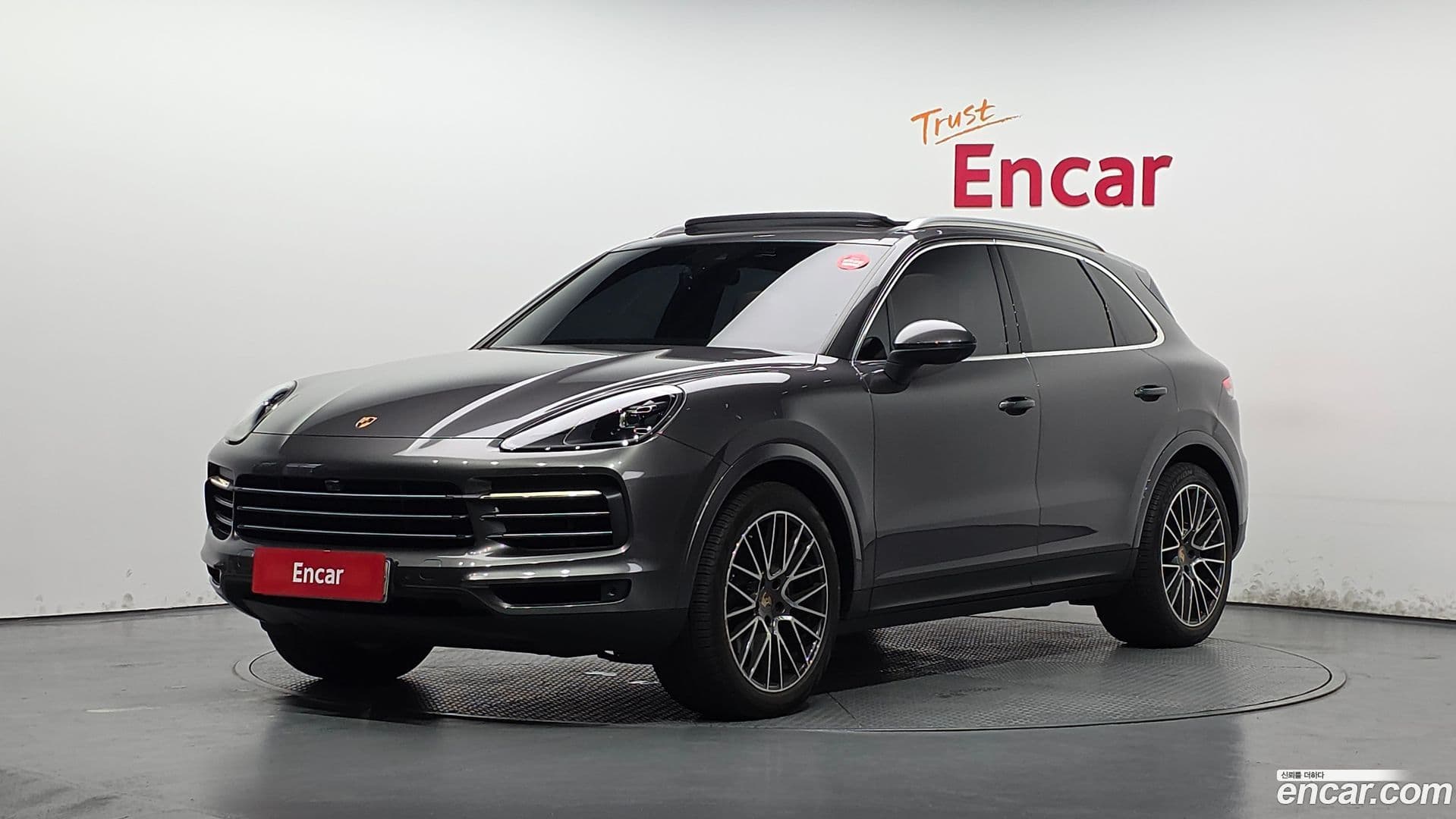 Main__Slider__Photo:Cayenne Porsche 2019.2-0