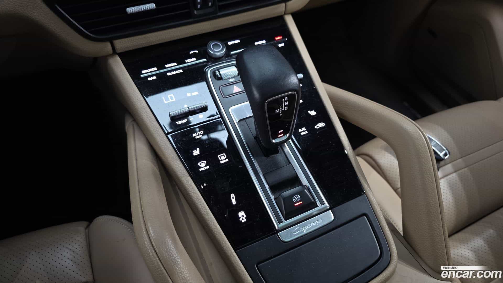 Cayenne Porsche 2019.2-INNER-009