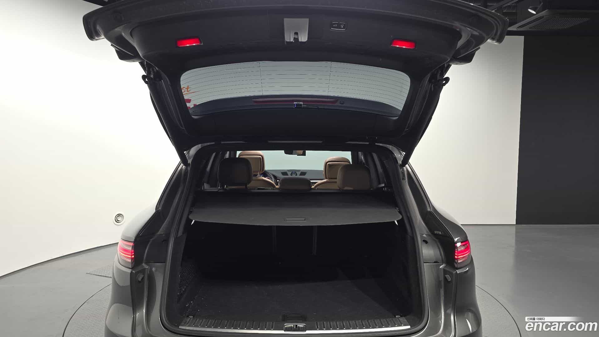 Cayenne Porsche 2019.2-OPTION-024