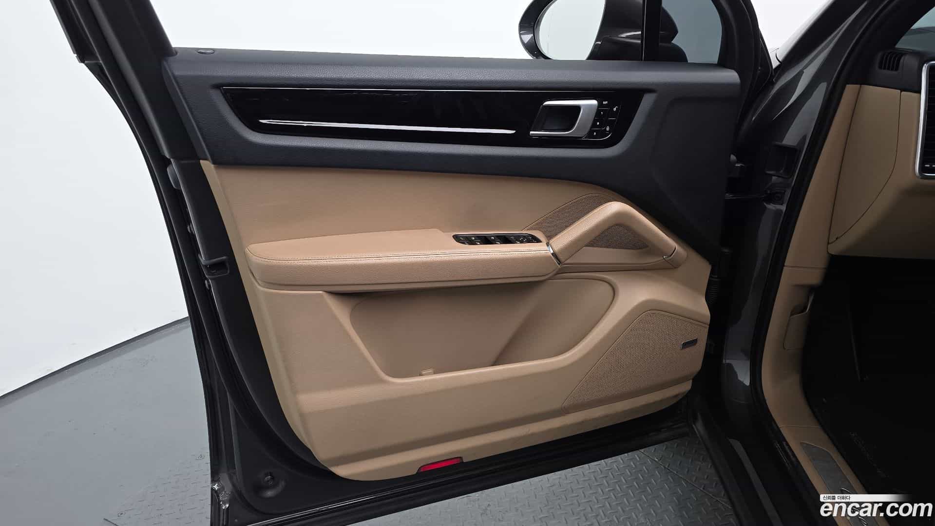 Cayenne Porsche 2019.2-INNER-034