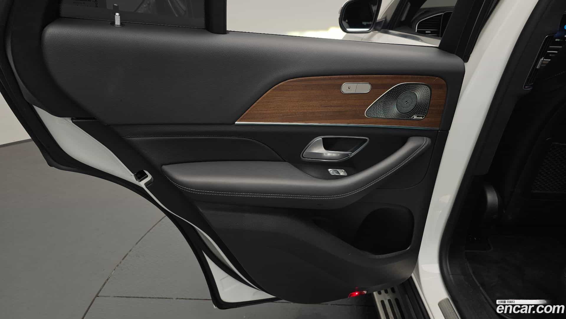 GLE-Class Mercedes-Benz 2022.2-INNER-035