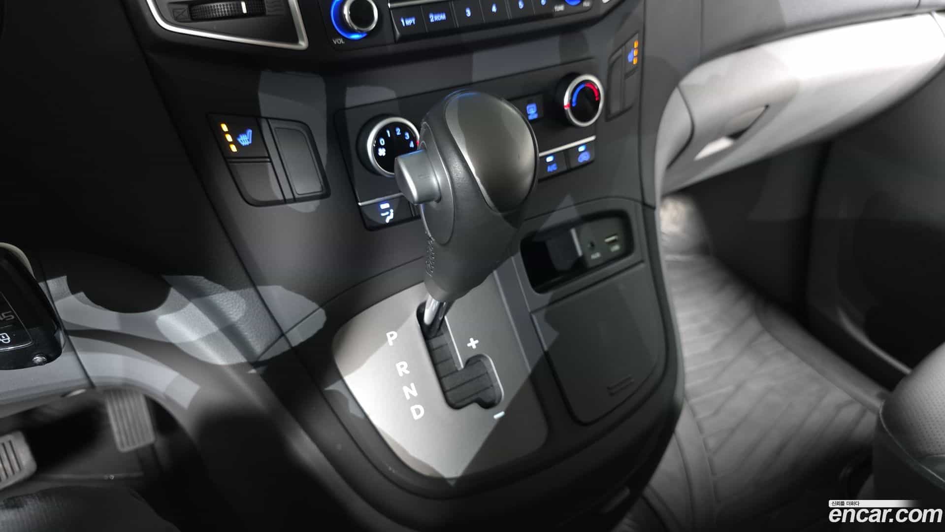Starex Hyundai 2019.6-INNER-009