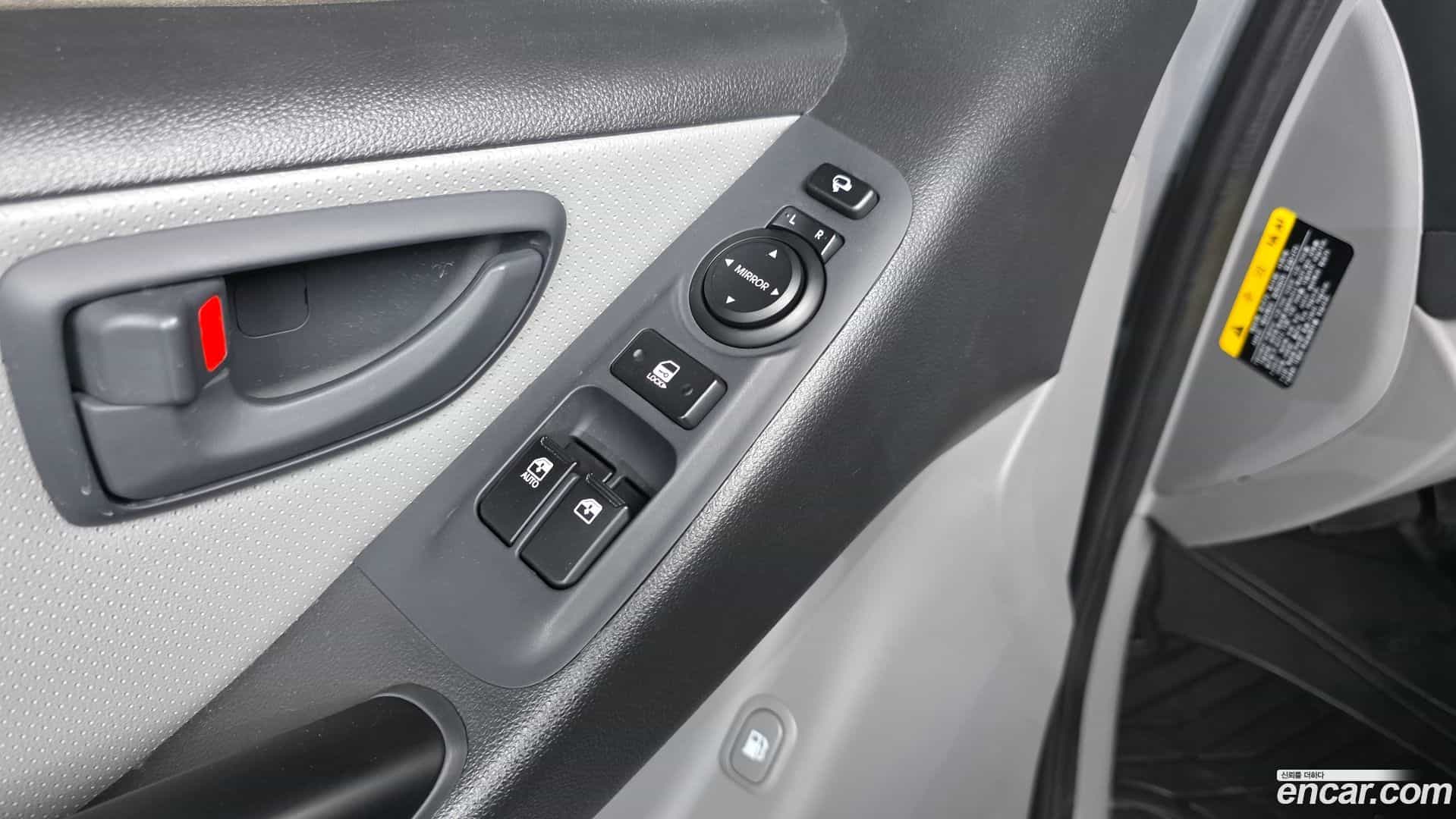 Starex Hyundai 2019.6-OPTION-016