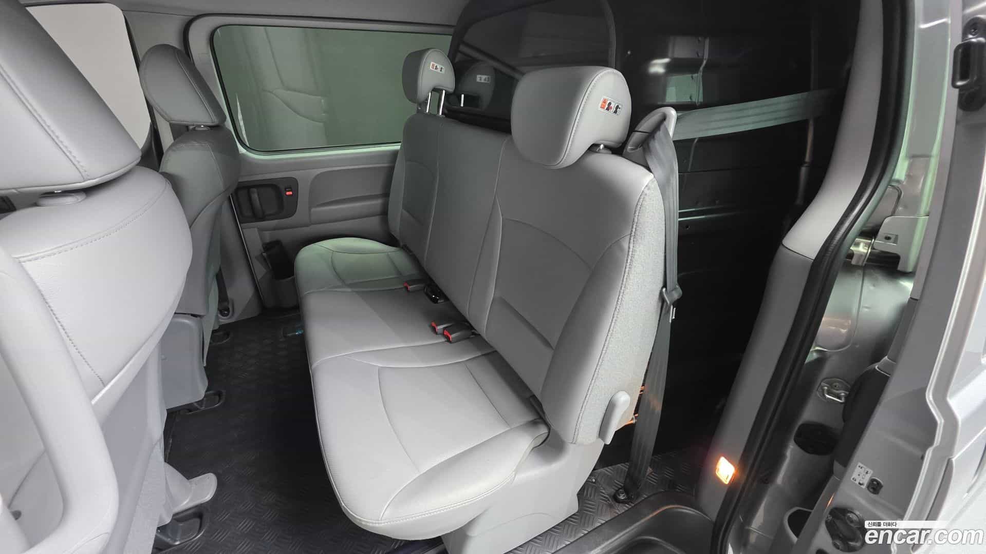 Starex Hyundai 2019.6-OPTION-022