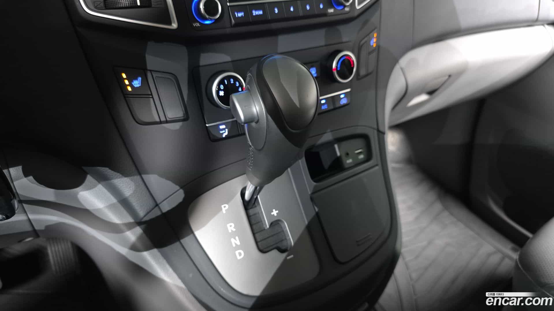 Starex Hyundai 2019.6-INNER-036