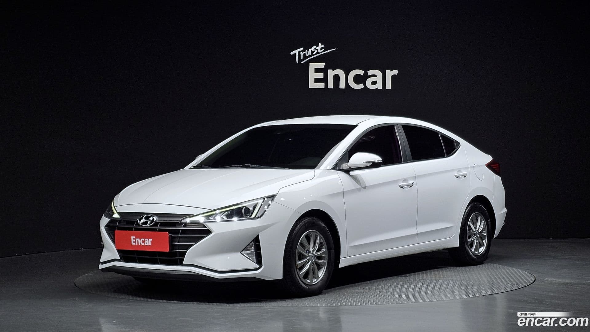 Main__Slider__Photo:AVANTE Hyundai 2019.2-0