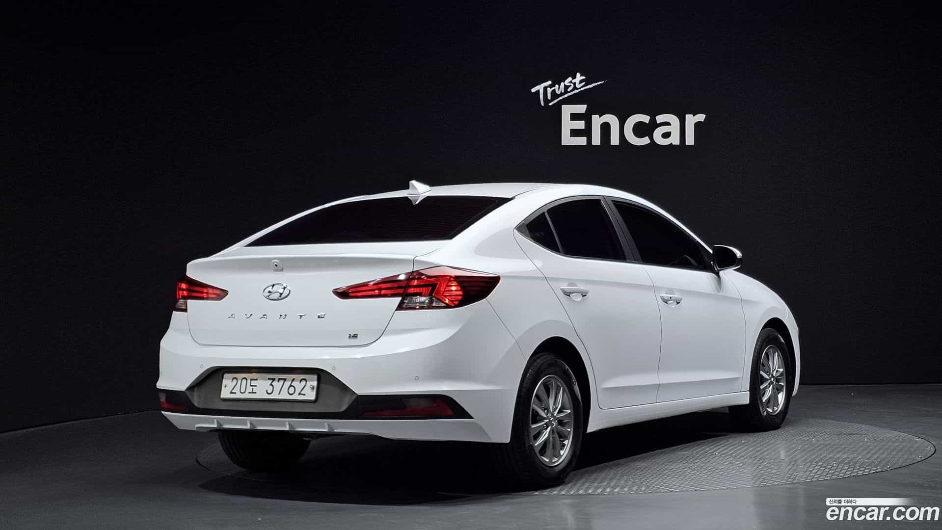 AVANTE Hyundai 2019.2-OUTER-002