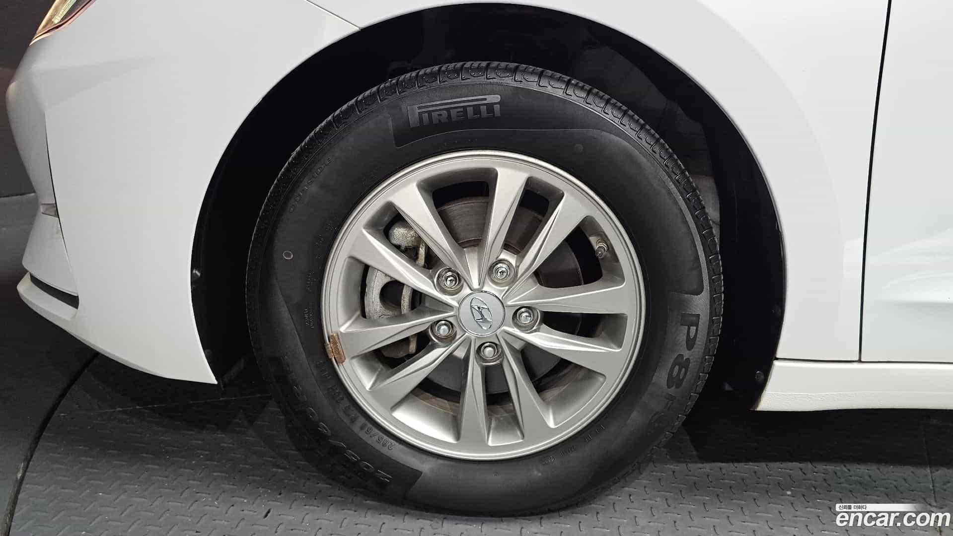 AVANTE Hyundai 2019.2-OUTER-005