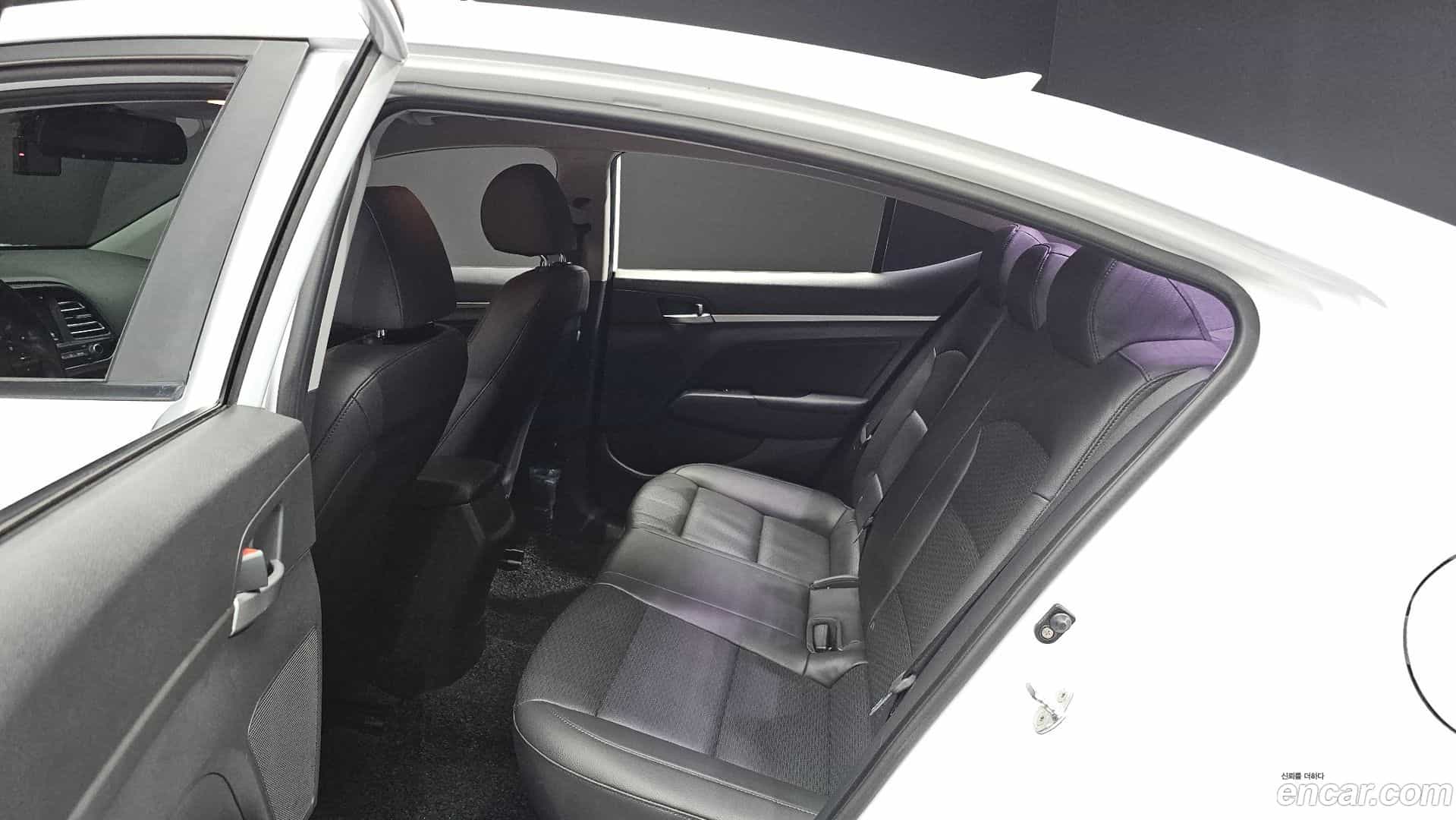 AVANTE Hyundai 2019.2-OPTION-016