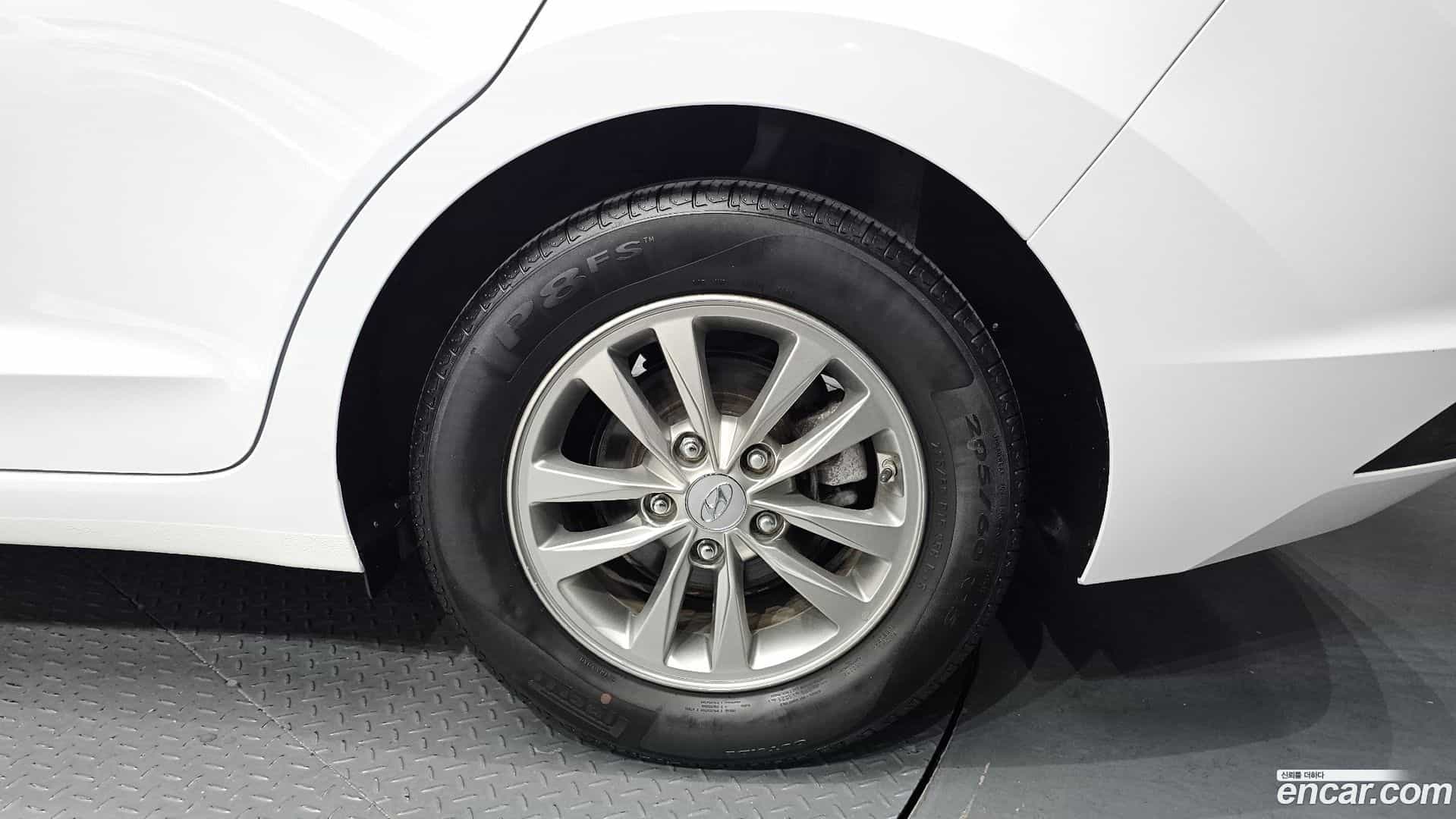 AVANTE Hyundai 2019.2-OUTER-031
