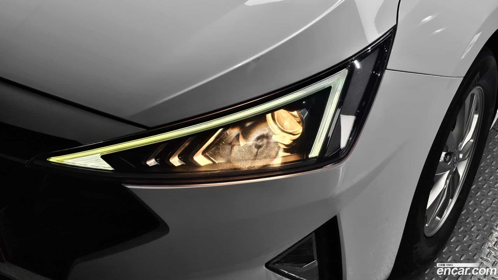 AVANTE Hyundai 2019.2-OUTER-032