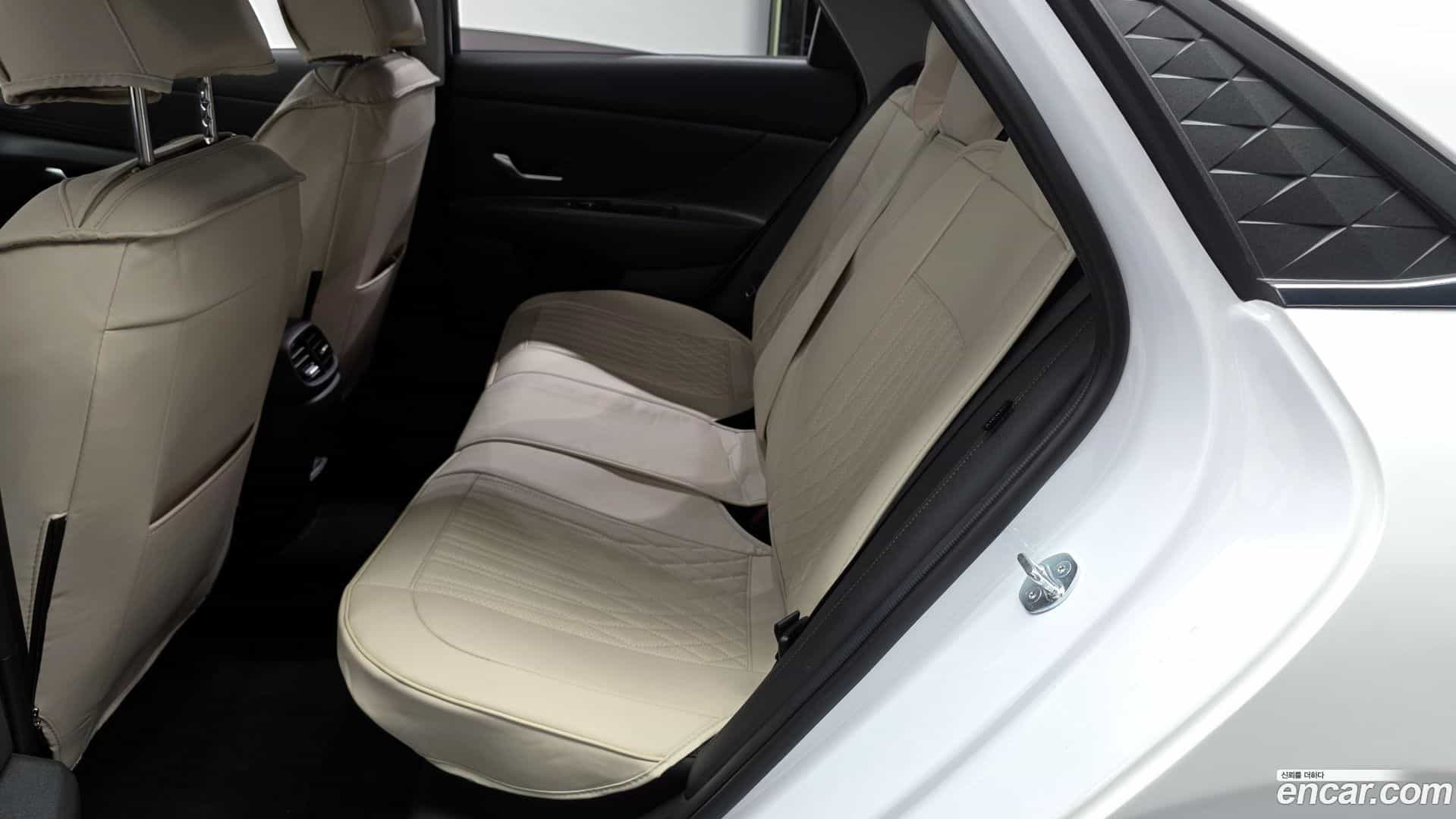 AVANTE Hyundai 2023.2-INNER-036