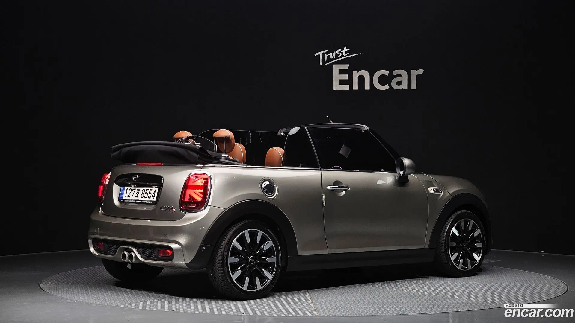 Main__Slider__Photo:Cooper Convertible Mini 2019.8-1