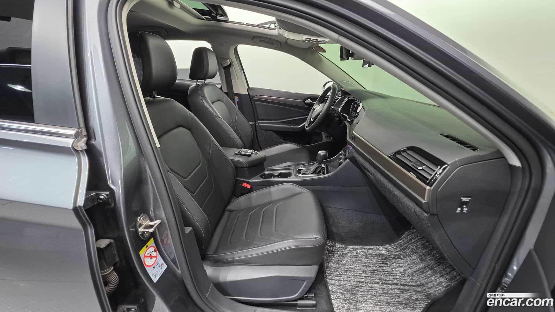 Jetta Volkswagen 2021.11-INNER-036