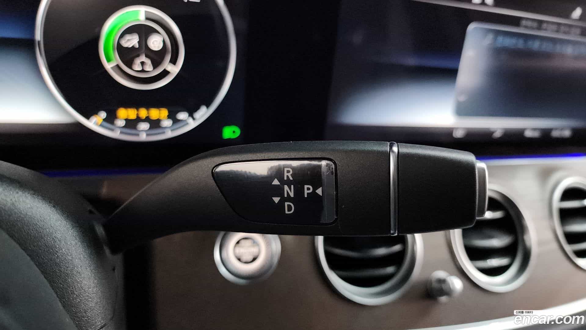 E-Class Mercedes-Benz 2018.10-INNER-009