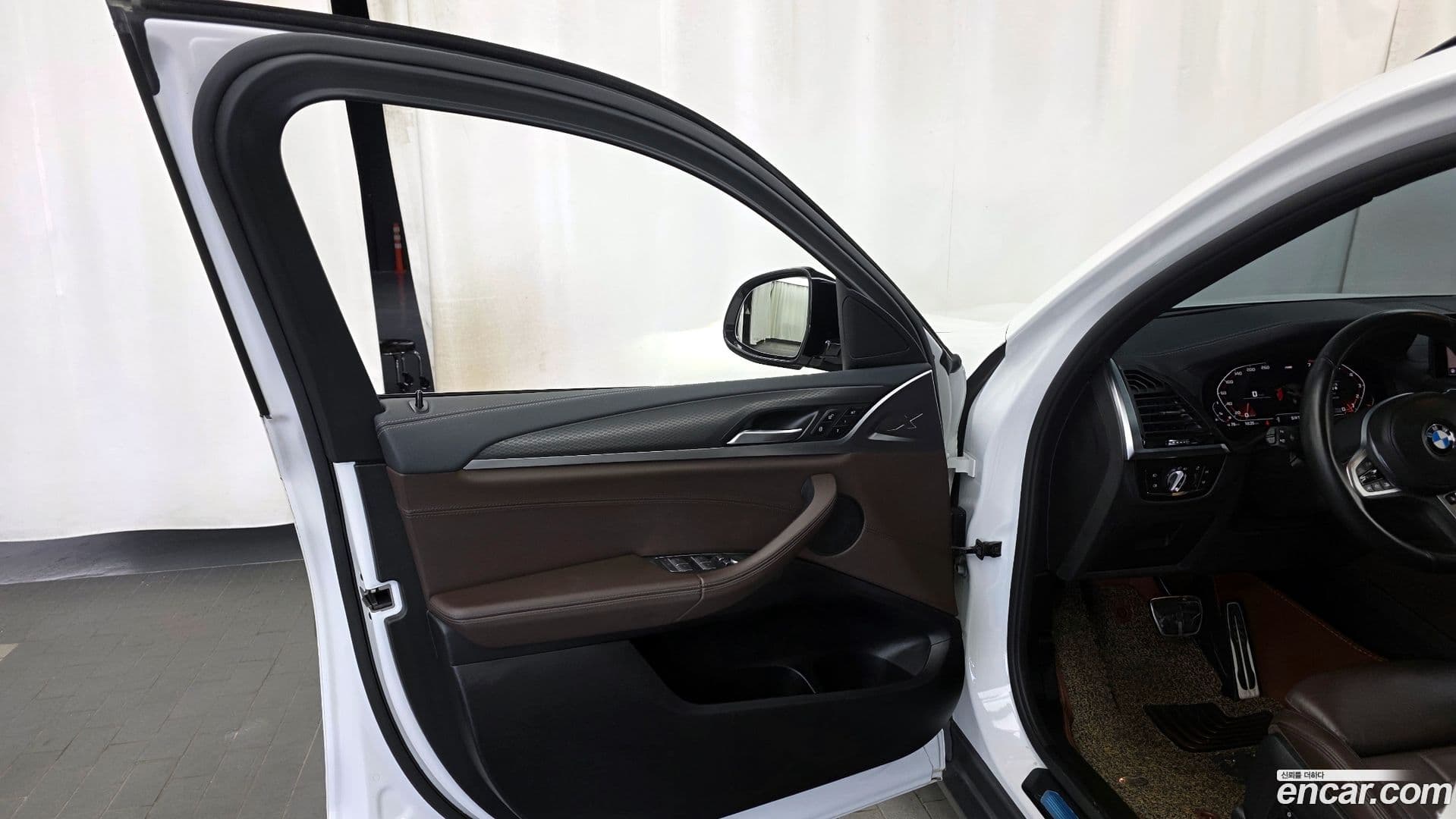 Main__Slider__Photo:X4 BMW 2020.6-23